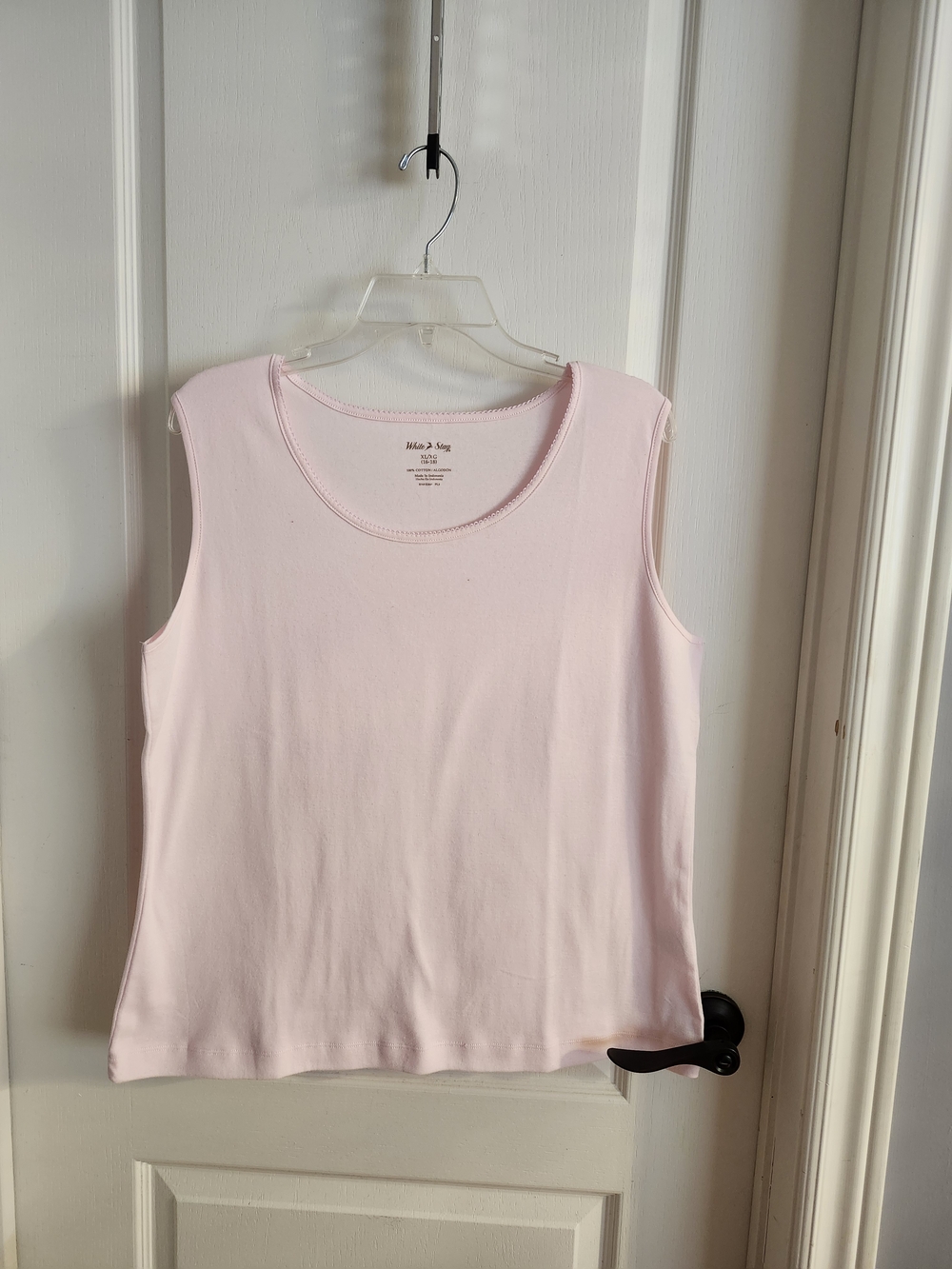 New White Stag Sleeveless Scoop Neck Tank Top - Light Pink